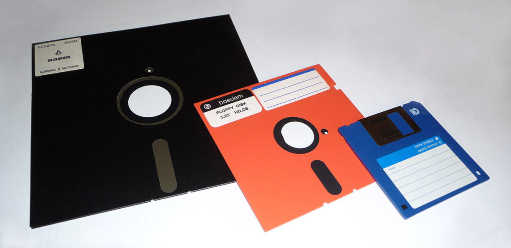 1200px-floppy_disk_2009_g1